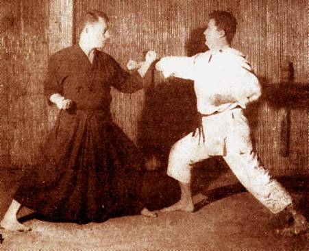 Henry Plee (a destra) con un Maestro giapponese