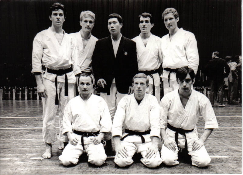 La squadra dellaAIK vincitrice agli Europei di Vienna del 1968- Zoja, Parisi, il M_ Shirai, Balzarro, Baleotti, Ottaggio, Urtis