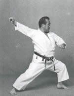 rotazione di 45° in posizione<br>Zen-Kutsu-Dachi<br>(profilo)